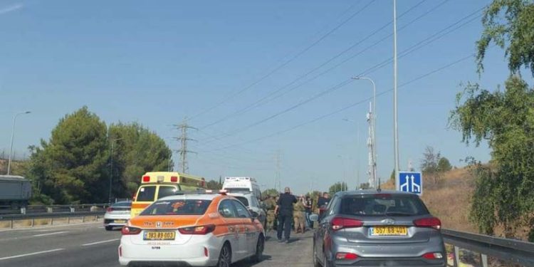 Attaque à la voiture bélier près de Modi’in, trois blessés, dont deux gravement