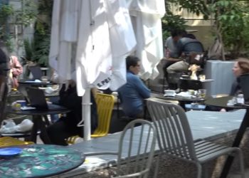 Jérusalem, victoire pour la gauche : le tribunal interdit le bail d&rsquo;un café qui oblige à fermer le shabbat