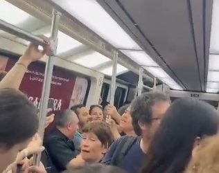 Regardez : ils chantent « Shema Israël – Escucha Israel », dans un train pour Madrid !