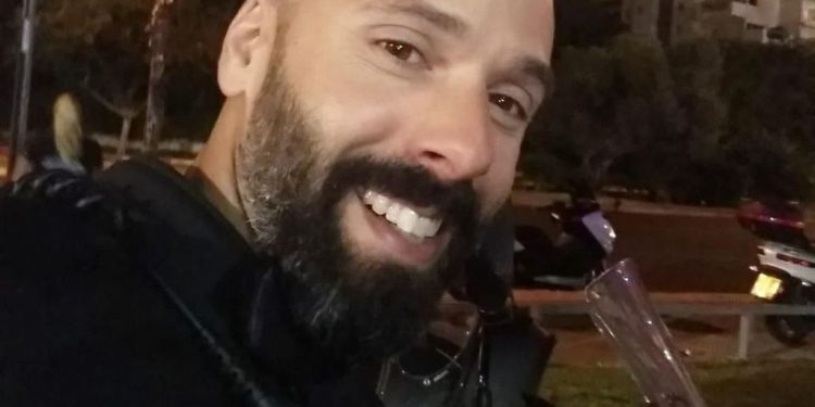 Le garde de sécurité israélien, père de trois enfants, et victime d’un attentat à Tel-Aviv samedi, est mort