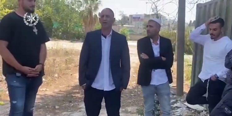 Des policiers déguisés en ultra-orthodoxes arrêtent des résidents arabes dans un bus