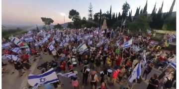 Il aura fallu 36 samedis de protestations pour dévoiler leur jeu : ils demandent la destitution de Netanyahou « pour inaptitude »