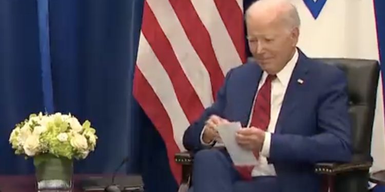Netanyahou a rencontré (les notes lues par) Joe Biden