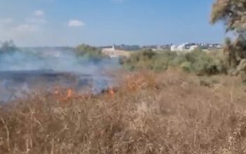Les Arabes mettent le feu en Israël avec des ballons incendiaires