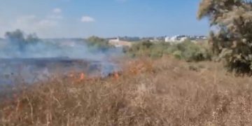 Les Arabes mettent le feu en Israël avec des ballons incendiaires