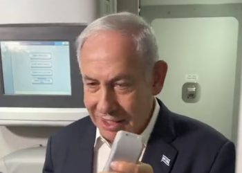 De retour en Israël après une visite très réussie aux États-Unis, Netanyahou a surpris les passagers de l’avion