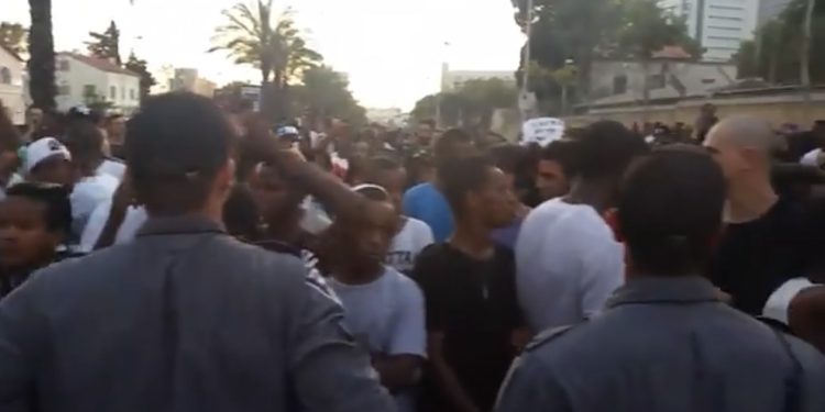 Bagarre massive à Tel Aviv : 10 personnes blessées au couteau