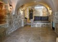 Une ancienne salle d’étude de la Torah a été découverte à Safed sur le site d’un hôtel de luxe