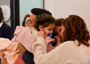 Moment d’émotion intense, fin de cauchemar : les otages libérés retrouvent leurs familles