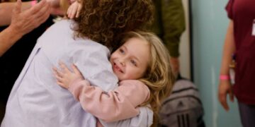 Moment d&rsquo;émotion intense, fin de cauchemar : les otages libérés retrouvent leurs familles