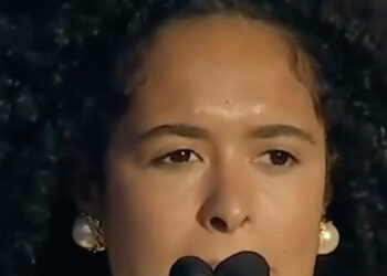 Noa Fay, américaine noire et juive, prononce un discours enflammé en défense d’Israël