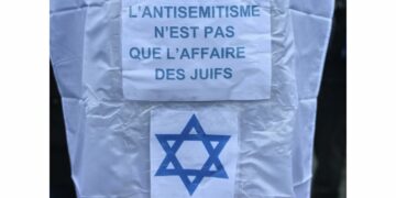 Etoile de David sur le drapeau français : "l'antisémitisme n'est pas que l'affaire des juifs"