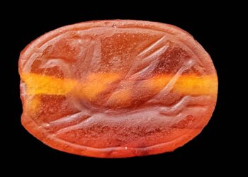 Un randonneur découvre un sceau ancien et rare en forme de scarabée en Basse Galilée