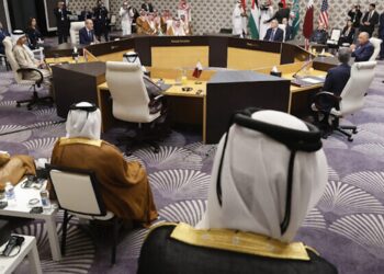 Il faut briser ce cercle carnavalesque une fois pour toutes