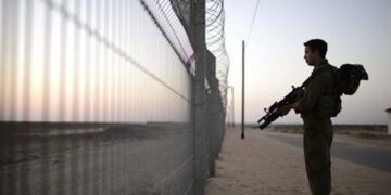 Gallant emploie des Arabes pour construire la nouvelle barrière de Gaza