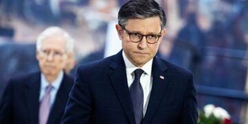 Mike Johnson : les mandats de la CPI contre les dirigeants israéliens sont « honteux »