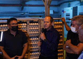 Monopoles dans le viseur : Barkat veut que le public sache qui les plume