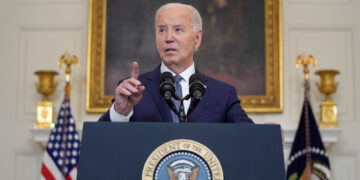 Le conseiller politique de Netanyahou, Ophir Falk, très sceptique sur le discours de Biden