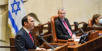 Simcha Rothman déclenche une nouvelle tempête constitutionnelle contre les juges de gauche