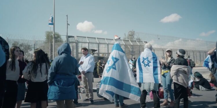 Biden a mis à exécution ses menaces et sanctionné le groupe « Tzav 9 » pour avoir bloqué l’aide humanitaire à Gaza