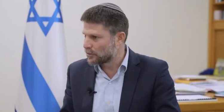 Smotrich : « Nous avons bloqué le projet de Gantz de créer un État palestinien »