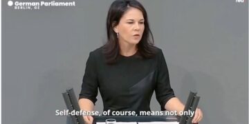 Ministre allemande des Affaires étrangères : « L&rsquo;autodéfense, ce n&rsquo;est pas seulement attaquer les terroristes, mais les détruire »