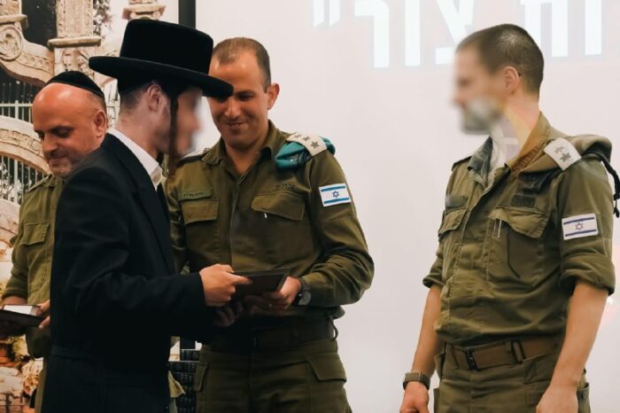 אלי הירשמן29 חיילים חרדים סיימו הכשרה במסגרת פרויקט לשילובם בחטיבה הטכנולוגית ליבשה. המסלול משלב שירות טכנולוגי עם לימוד...