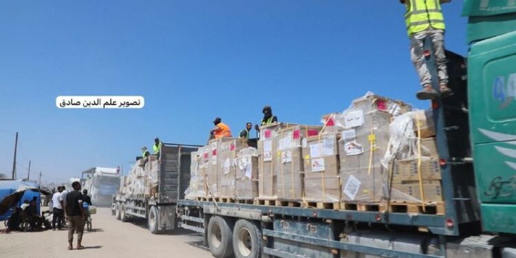 ניר דבוריתיעוד: משאיות סיוע עם תרופות וציוד רפואי הגיעו למחסני משרד הבריאות בחאן יונס באבטחה כבדה@N12chat...