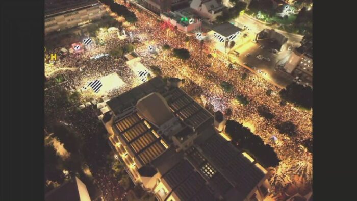 מבזקן 12תיעוד מרחפן: רבבות משתתפים בעצרת המרכזית להשבת החטופים@N12chat...