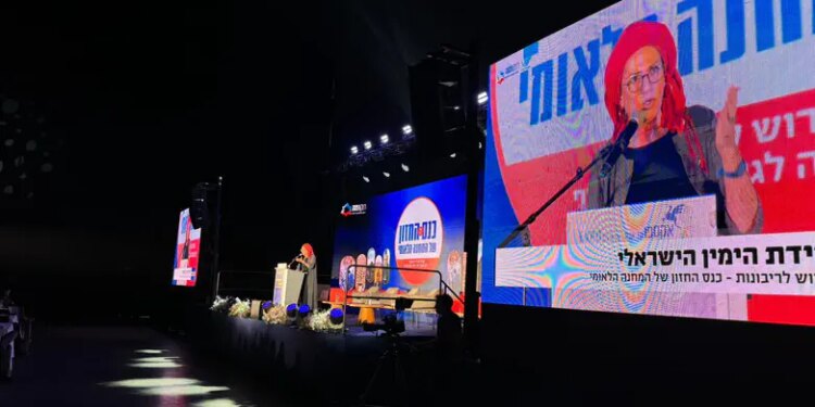 La mère d’un otage au gouvernement : Vaincre le Hamas ou ramener tout le monde