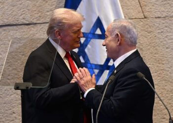 ראש הממשלה בנימין נתניהו ונשיא ארה״ב דונלד טראמפ במליאת הכנסת.- צילום: חיים צח/ לע״מ....