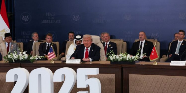 ספיר ליפקיןטראמפ והמתווכות על ההסכם לסיום המלחמה בפסגה בשארם א-שייח'. צילום: רויטרס@N12chat...