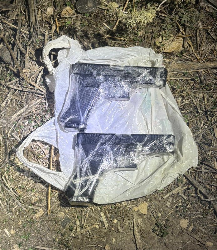 מבזקן 12כוחות צה"ל ומשטרה סיכלו ניסיון הברחת אמצעי לחימה בגבול ירדן. הם איתרו שני אקדחים ונתפס חשוד שהועבר להמשך טיפול כ...