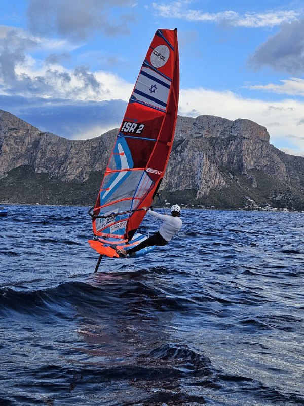 בן גולדפריינדהישג גדול: דניאלה פלג זכתה באליפות אירופה בגלישת רוח - בפעם השנייה ברציפות. הגולשת בת ה-21, שזכתה בזהב בדגם...