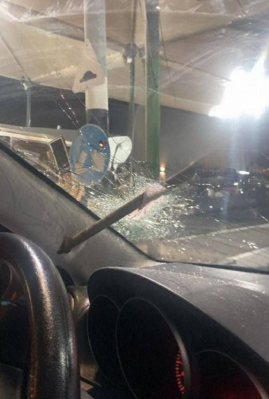 ניצן שפיראמחבל השליך מוט לעבר רכב בכביש 5, נזק נגרם - הנהגת לא נפגעה@N12chat...