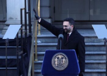 Comment New York, « la juive », comme certains la nomment, est-elle tombée dans ce traquenard ?
