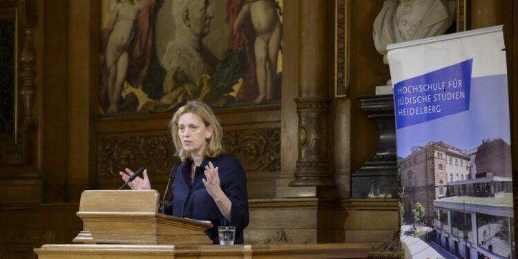 « Ne vous repliez-pas sur vous-même ! »