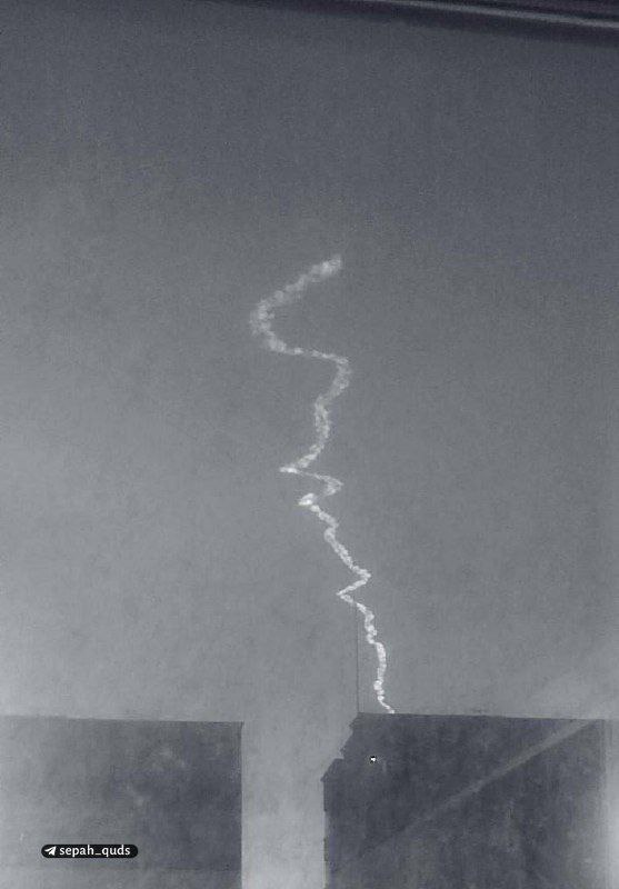 אסף רוזנצוייגדיווחים באיראן: משמרות המהפכה פתחו בתרגיל לשיגור טילים והפעלת מערכות הגנה אווירית בשורת ערים במדינה@N12chat...