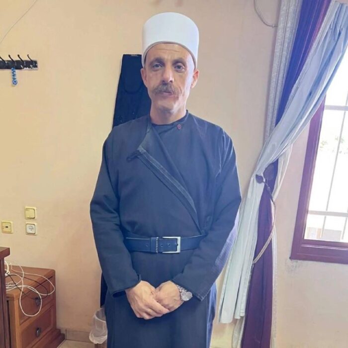 שרון קנובליךשיח' נג'יב אבו ריש, בן 42, הוא הגבר שנרצח הלילה בירכא@N12chat...