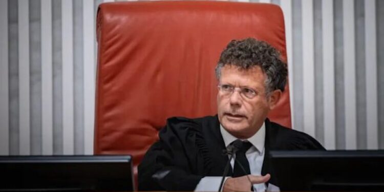 Yitzhak Amit – un activiste politique en habit de président de la Cour suprême