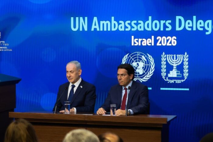 מבזקן 12 ראש הממשלה בנימין נתניהו נפגש היום עם משלחת שגרירים מטעם האו"ם: "אנשים חשבו שאחרי השואה האנטישמיות תיעלם. לא, ה...