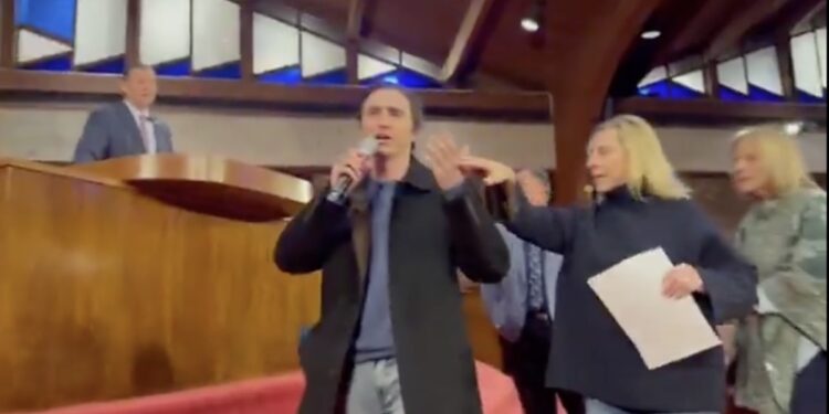 Assaut d’une synagogue de New York par des militants de gauche