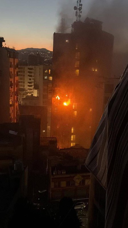 ירון שניידרדיווחים על תקיפת בניין מגורים במערב ביירות (מחוץ לדאחיה)@N12chat...