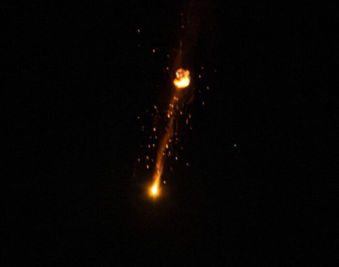 מבזקן 12יירוטים הלילה בשמי חיפה. צילום: אנתוני הרשקו, TPS@N12chat...