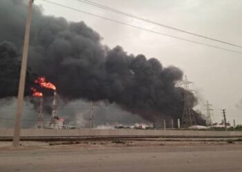 Pendant que la presse vous ment au sujet des missiles intacts de l&rsquo;Iran, Israël détruit sa plus grande zone pétrochimique